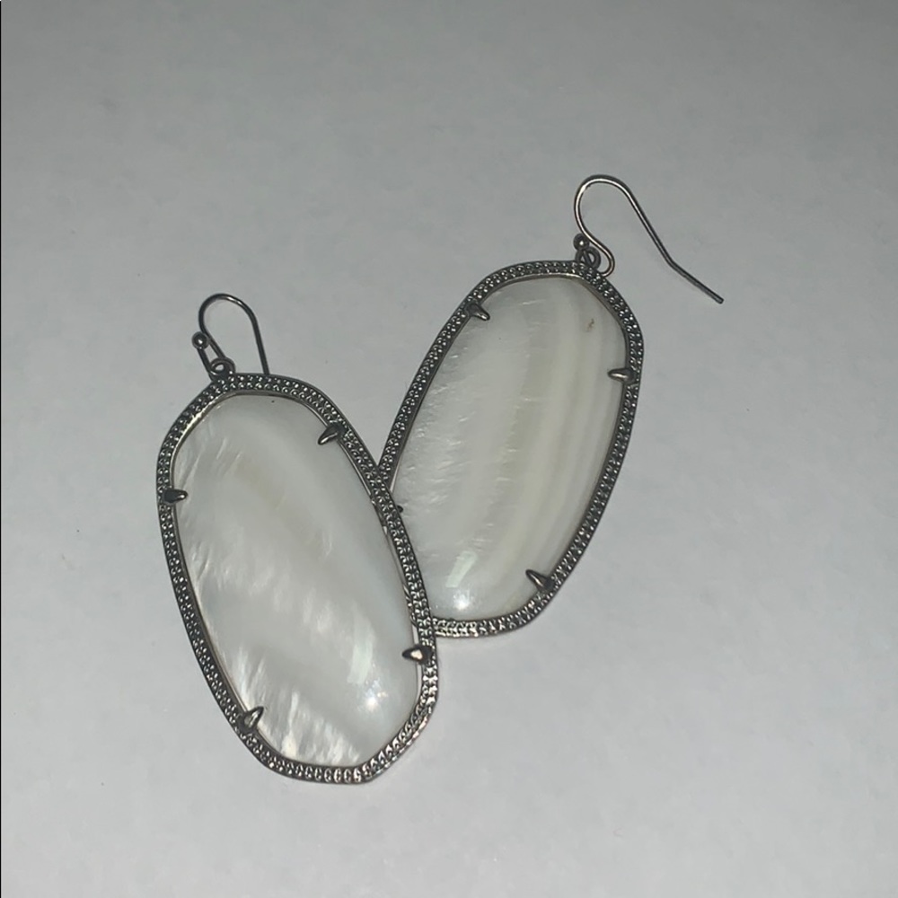 KENDRA SCOTT EARRINGS - WHITE